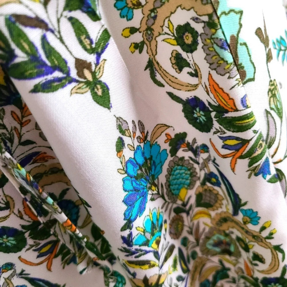 - Fig & Flower • Peasant Top Blouse • Floral Print • Botanical • Large - Picture 4 of 6